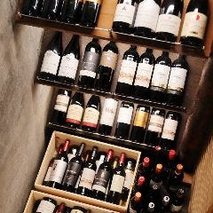 京町家の黒毛和牛一頭買い焼肉 市場小路 木屋町店_地下のワインカーブ