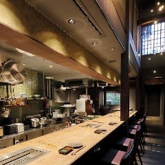 京町家の黒毛和牛一頭買い焼肉 市場小路 木屋町店_カウンターは【特等席】
