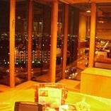 地上22階の夜景を眺めてお食事！個室もございます