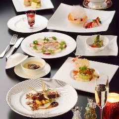 クリスマスディナー《令和7年12月23日～25日限定》12,100円（税・サ込）