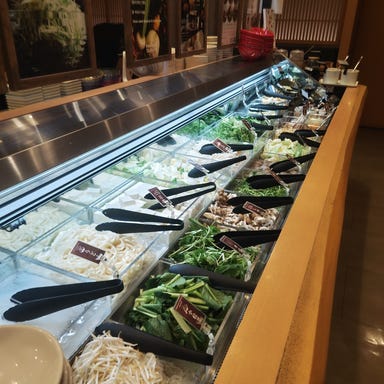 但馬屋 さいたま新都心店_ミストで冷やす季節の新鮮野菜!