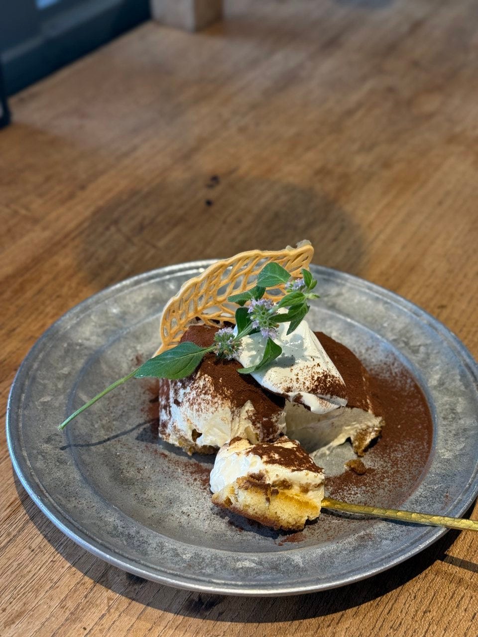 ROUGH cafe dinning bar_季節を映し出す期間限定スイーツ