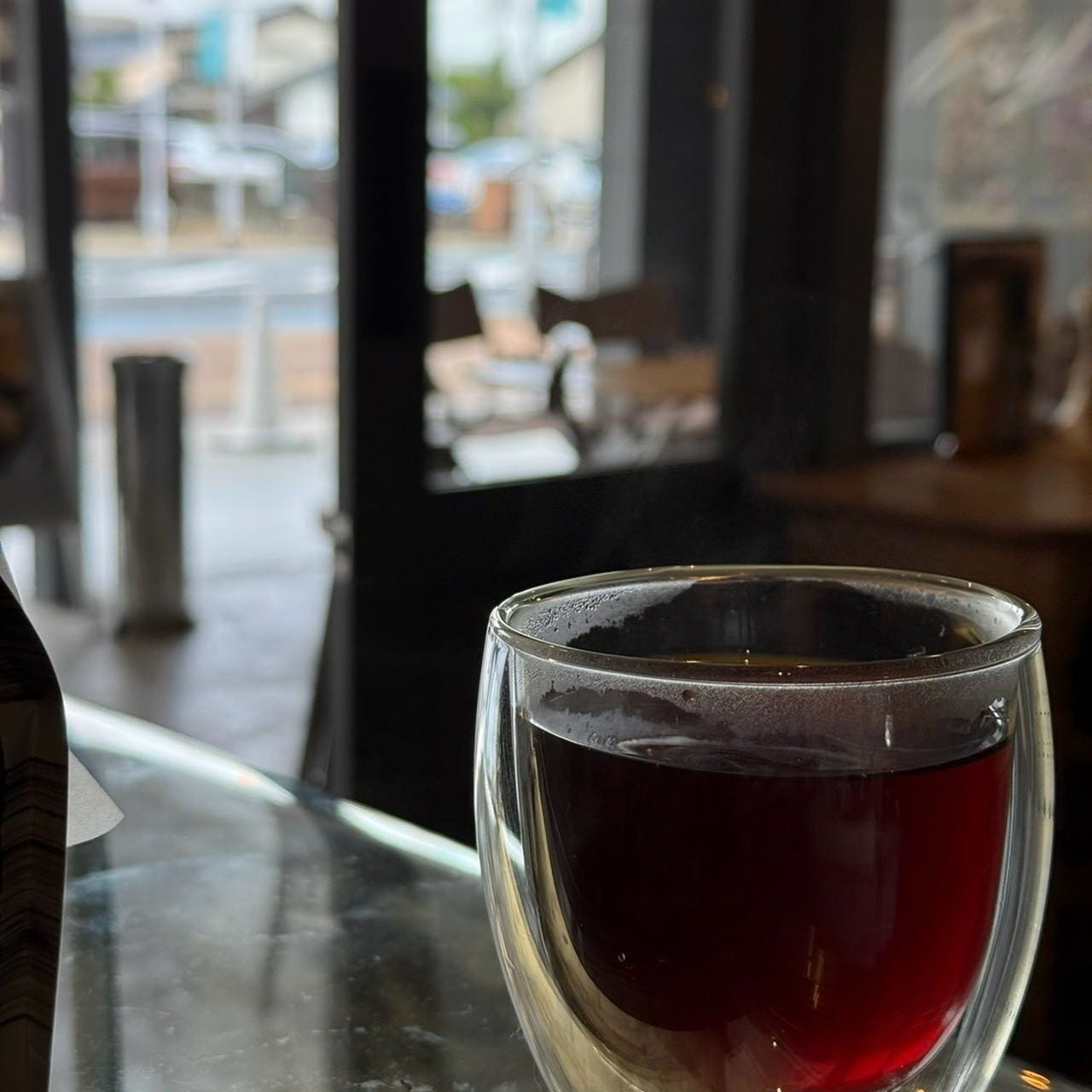 ROUGH cafe dinning bar_久留米の焙煎所coffee countyより仕入れた新鮮なcoffee豆を使用