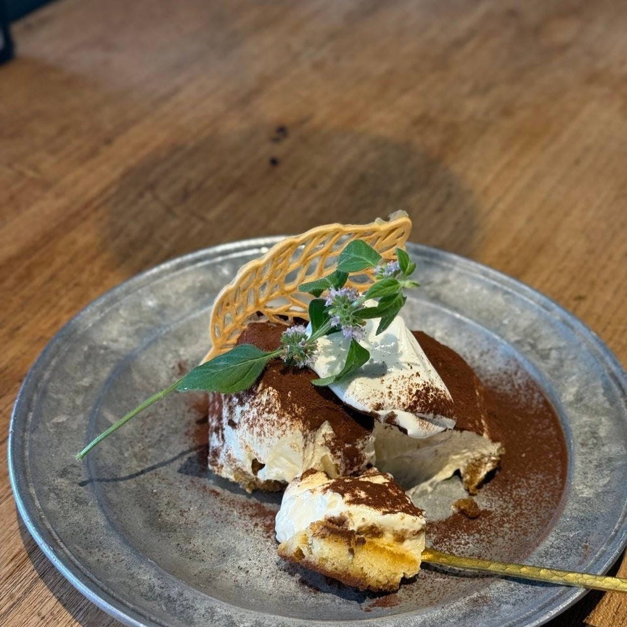 ROUGH cafe dinning bar_季節を映し出す期間限定スイーツ