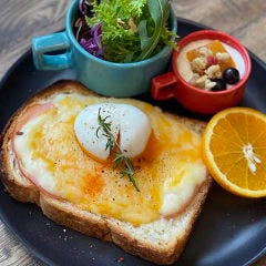 ROUGH cafe dinning bar_クロックマダム