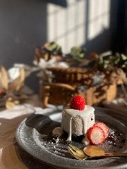 ROUGH cafe dinning bar_苺のレアチーズ