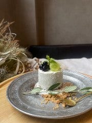 ROUGH cafe dinning bar_【自家製スイーツ】
ROUGHでは自家製のスイーツを手作りし取り揃えております。モーニングからディナーまでお楽しみ頂けます。