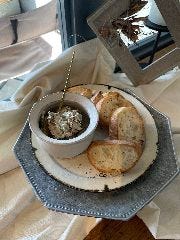 ROUGH cafe dinning bar_リエット（スモークサーモン　or 3種のきのこ）
