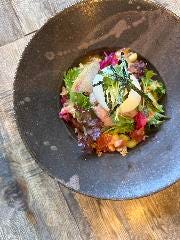 ROUGH cafe dinning bar_ハワイアン風ポキボウル