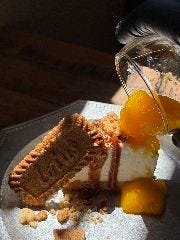 ROUGH cafe dinning bar_自家製キャラメルレアチーズケーキ