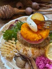 ROUGH cafe dinning bar_朝から夜まで使えるカフェ