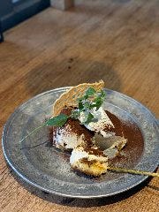 ティラミス ROUGH cafe dinning bar_ティラミス