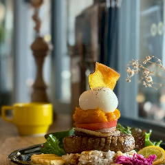 ROUGH cafe dinning bar_【席のみ予約】インダストリアルなカフェ空間を楽しむ♪ご注文は当日でOK！