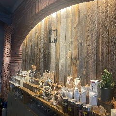 ROUGH cafe dinning bar_洗練されたインダストリアル空間