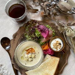 ROUGH cafe dinning bar_自家製スープモーニングプレート　１ドリンク付き