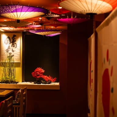 海鮮牡蠣しゃぶと焼き鳥 居酒屋 晴れ子 すすきの店_くつろぎの空間を与えてくれる半個室は全5卓