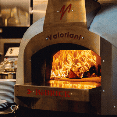 ピッツェリア イゾラ 博多_薪窯焼きの本格ナポリピッツァをご賞味あれ