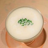 北海道産ホワイトアスパラの冷製スープ