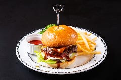 大好評！和牛100％ハンバーガー