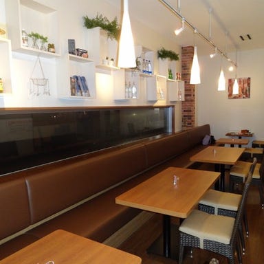 K’s Town CAFE_テーブル席個室(半ソファー席)