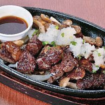 K’s Town CAFE_柔らかさと香りが特徴の肉料理