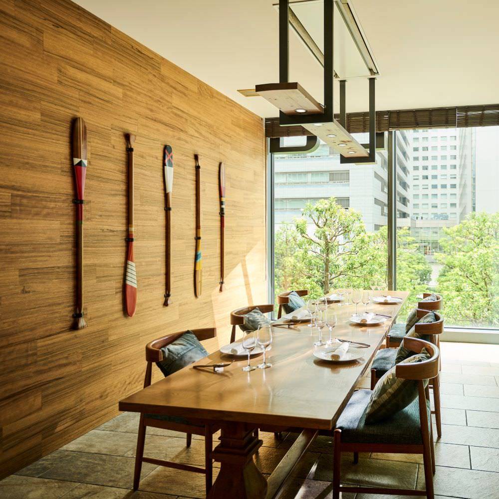 2. ロサンジェルス バルコニー テラスレストランムーンバー