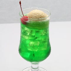 コーヒーやクリームソーダなど定番メニューから特製ドリンクまで