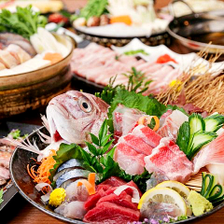 自慢の鍋に肉や魚の種類豊富なコース