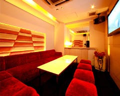 eight 北新地（ダイニングエイト）