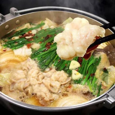 鶏こう 総本店_【鶏こう 2時間プレミアム飲み放題付き】☆鶏醤油ダシの炭火焼き牛もつ鍋コース☆ 6,600円