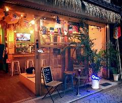 Mad Cat Hostel ＆ Bar