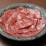 味わい深く、鮮やかな紅色が美しい「仙台牛中ロース(シンタマ)」