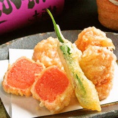 大人気の【明太子の天ぷら】！ 大きな明太子を揚げています。
