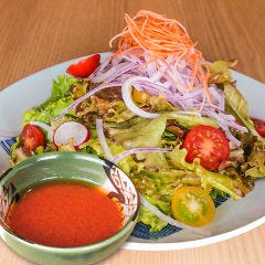野菜サラダの明太ドレッシングがけ