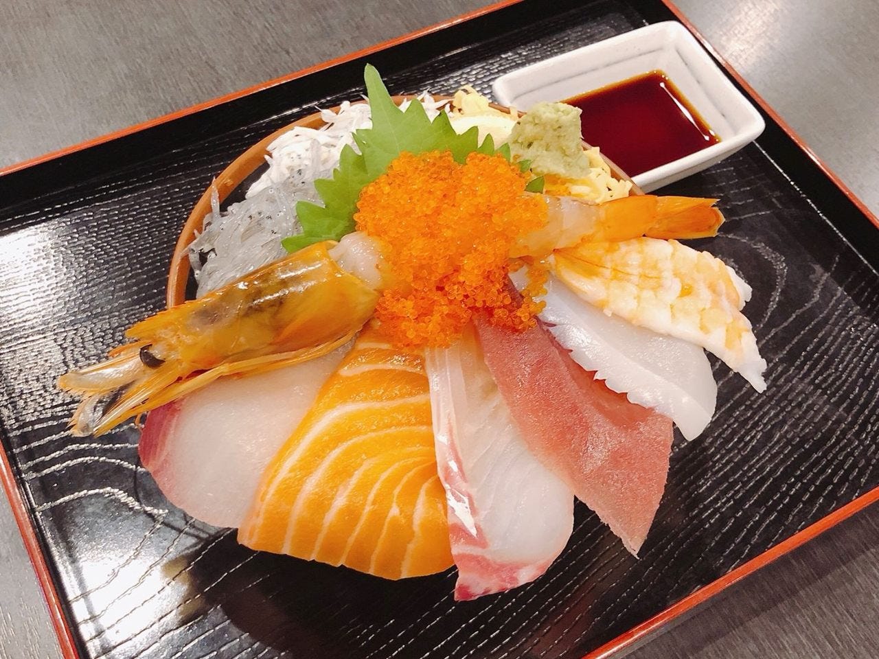 贅沢＆満足！海鮮丼定食