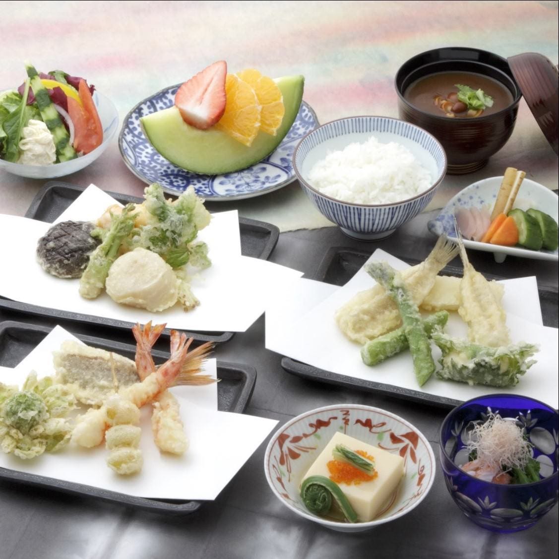 銀座 天國 栞 コース 御食事コース 目の前で揚げる天ぷら15点の花コース ぐるなび