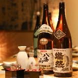 九州や広島の自慢の焼酎・日本酒を取り揃えております。