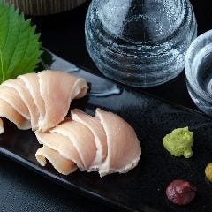 当店2大名物「炭火焼」と「鶏刺し」!