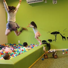 キッズスペースがあるのでお子様も一緒に楽しめるカフェ♪