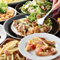 サラダやパスタなど充実のフードメニューでゲスト様をおもてなし
