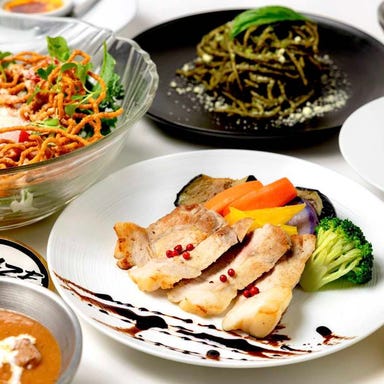 肉バル×クラフトビール×日本酒 池袋の風_★ぐるなび限定☆最高級ブランドポーク岩中豚コース《飲み放題70種類生ビール付》歓送迎会/新年会/忘年会