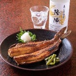 【お酒の肴】
富山が誇る絶品の海の幸を日本酒とご堪能ください