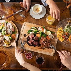 お誕生日や家族の食事にも気軽にご利用可能なコース料理をご用意