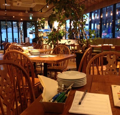 Farmers CAFEandGRILL「奈良食堂」‐leaves‐  店内の画像