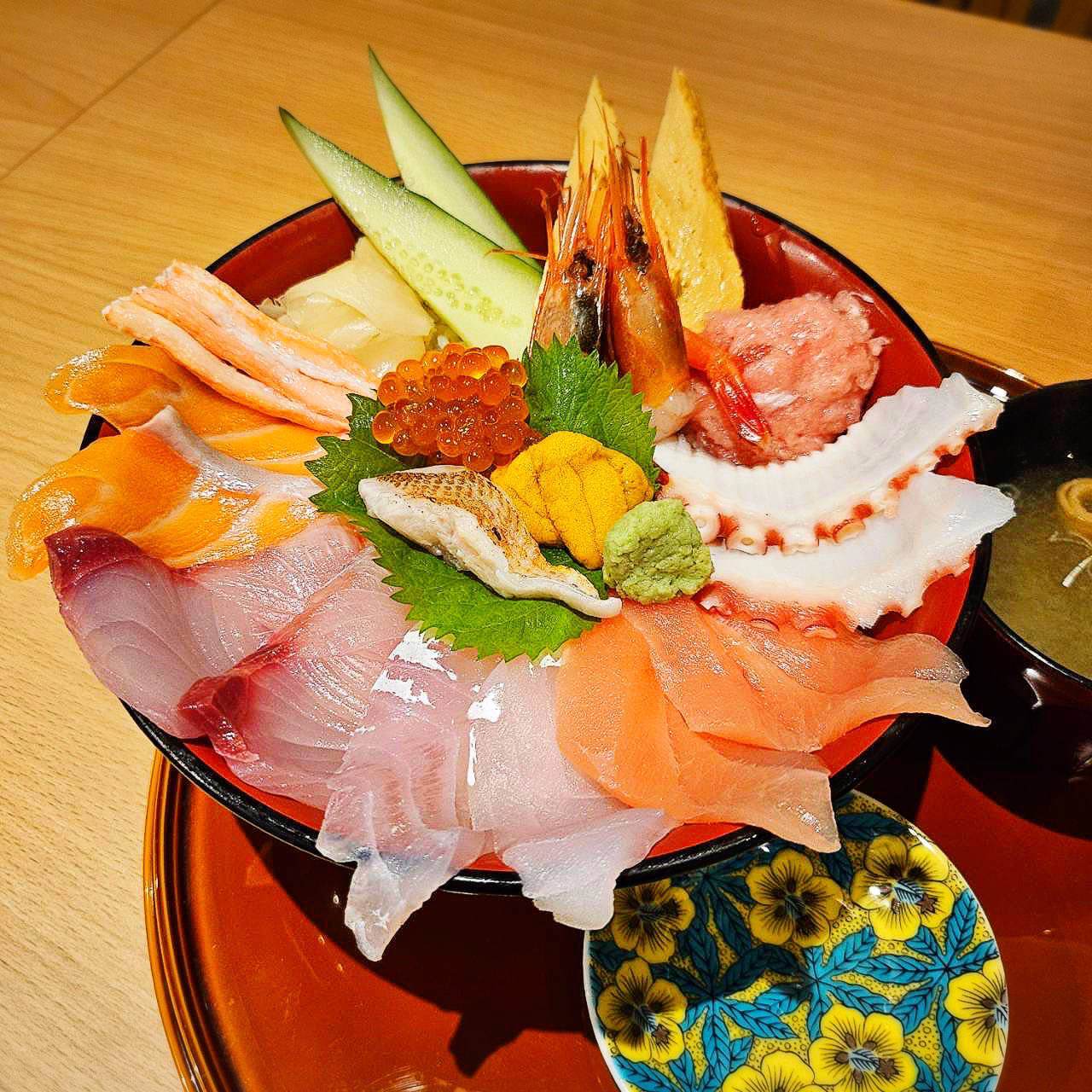 能 加 万 菜 市場 屋 近江 町 総 本店