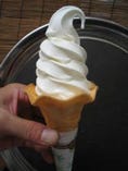共進直営牧場の新鮮ミルクを使用！極上のソフトクリームです。
