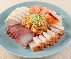 同發名物「焼味」入り六種前菜盛り合わせ