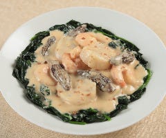 ◆季節限定◆＜?油蝦仁鮮貝＞ホタテ貝と海老・モリーユ茸のクリーム煮