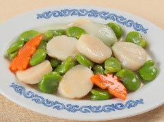 ◆季節限定◆＜蚕豆炒鮮貝＞北海道産ホタテ貝とそら豆、新玉ネギの炒め