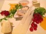 6種のチーズの盛り合わせ
